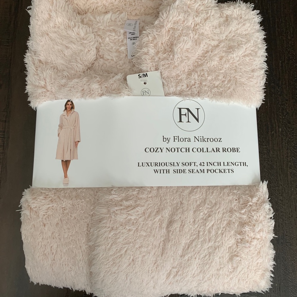 🆕 Flora Nikrooz Tan Robe - Picture 7 of 14